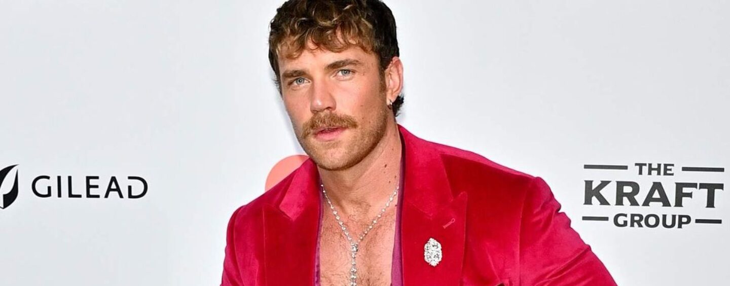 Zane Phillips montre ses muscles juteux dans The Comeback