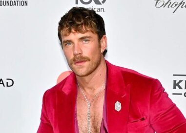 Zane Phillips montre ses muscles juteux dans The Comeback