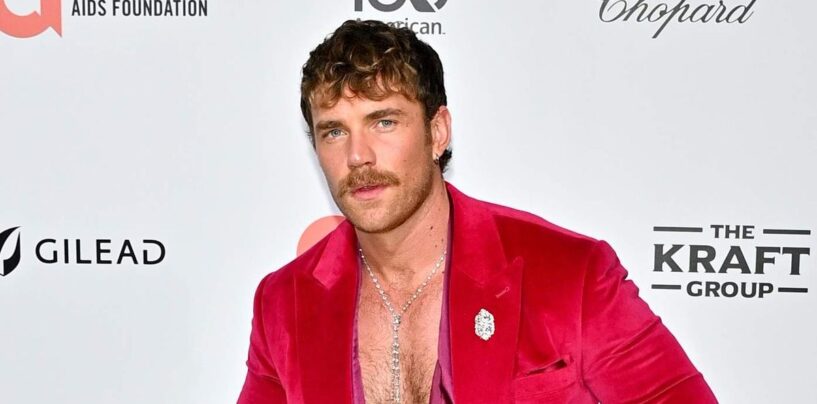 Zane Phillips montre ses muscles juteux dans The Comeback