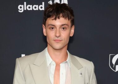 Tom Daley porte un Speedo serré dans de nouvelles photos virales de vacances