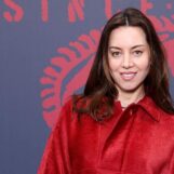 Après une année émouvante, la star de White Lotus Aubrey Plaza annonce qu'elle est enceinte