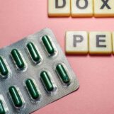 Les anciens dirigeants du HHS de Biden saluent la percée de la syphilis alors que Trump démantèle le système qui la sous-tend