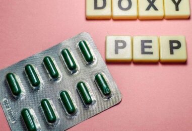 Les anciens dirigeants du HHS de Biden saluent la percée de la syphilis alors que Trump démantèle le système qui la sous-tend