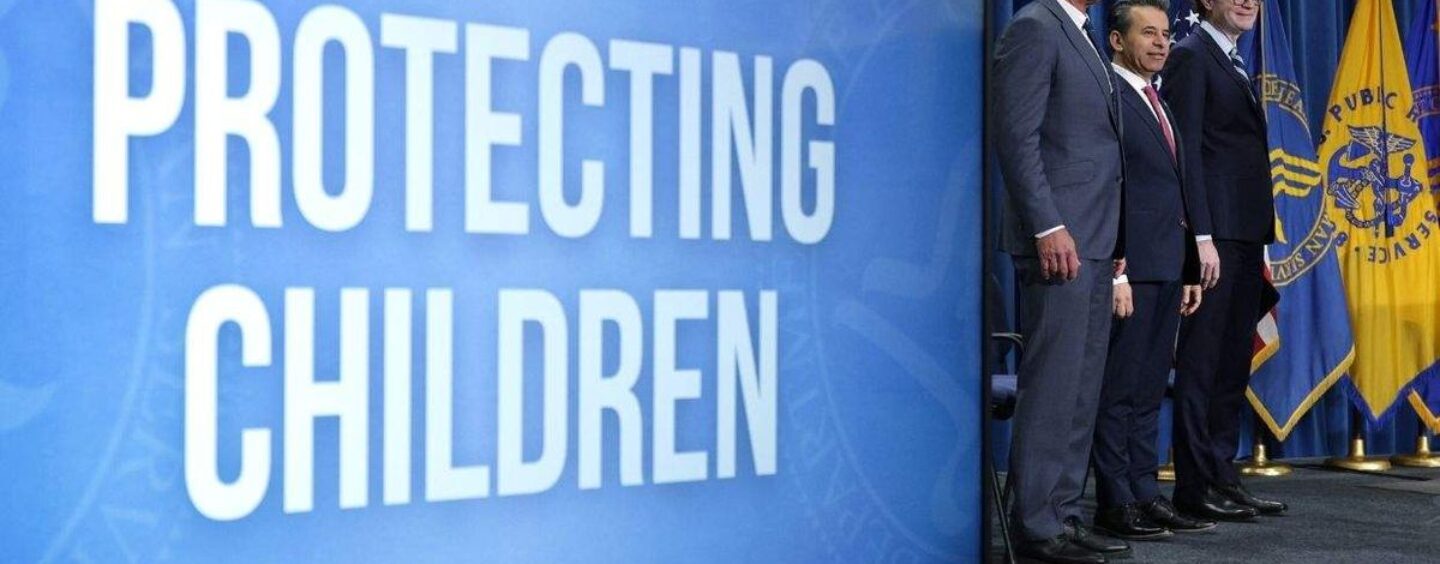 Le plus grand système pédiatrique du Minnesota relance les soins d'affirmation de genre pour les mineurs trans