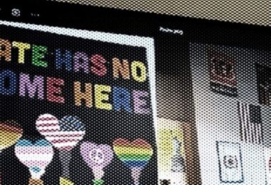 Un enseignant de l'Ohio poursuit le retrait de l'affiche « La haine n'a pas de maison ici »