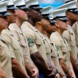 L’administration Trump paie les troupes trans pour qu’elles ne travaillent pas