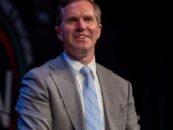 Le gouverneur du Kentucky, Andy Beshear, sera honoré pour s'être opposé aux lois anti-LGBTQ+