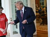 Trump a interrogé un employé américain sur les athlètes trans à la Maison Blanche. Cela s'est retourné de façon spectaculaire