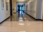 Les conservateurs du Wisconsin intentent une action en justice pour empêcher les enfants trans d'utiliser les toilettes des écoles