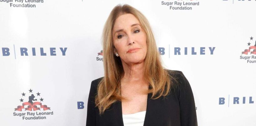 Caitlyn Jenner dit au podcast de droite qu'elle est « hypocrite » en acceptant le prix de « Femme de l'année »