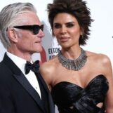 Lisa Rinna et Harry Hamlin remportent le prix Pelosi LGBTQ+ Ally. Ils mettent en garde contre une « prise de pouvoir autoritaire »