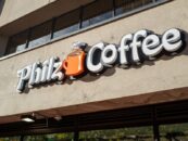 La chaîne de cafés californienne Philz Coffee ordonne le retrait des drapeaux de la fierté des magasins. ça ne va pas bien