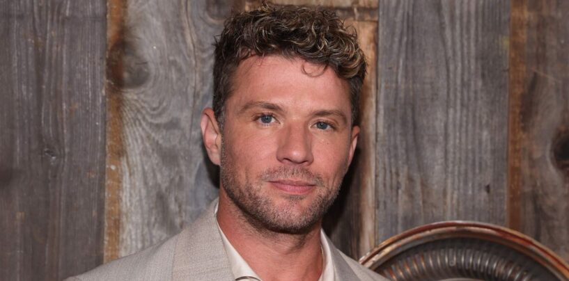 Ryan Phillippe porte un petit short dans un nouveau selfie en sueur au sauna
