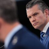 Le Pentagone de Pete Hegseth a commencé à expulser les troupes trans de l'armée, selon le DOJ