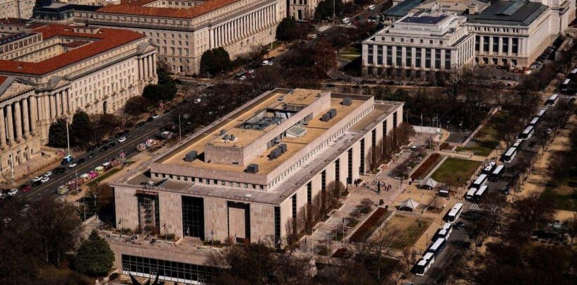 La tentative républicaine d’effacer les femmes trans pourrait faire dérailler le musée Smithsonian tant attendu
