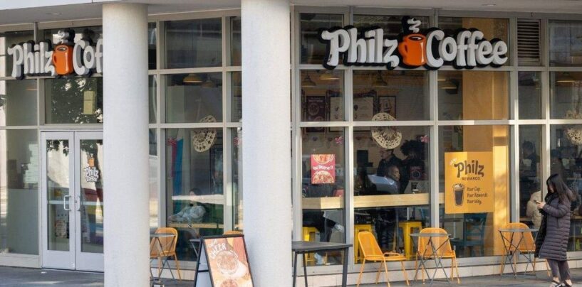 Le PDG de Philz Coffee restaure les drapeaux de la fierté dans les magasins après d'intenses réactions négatives : « J'ai fait une erreur »