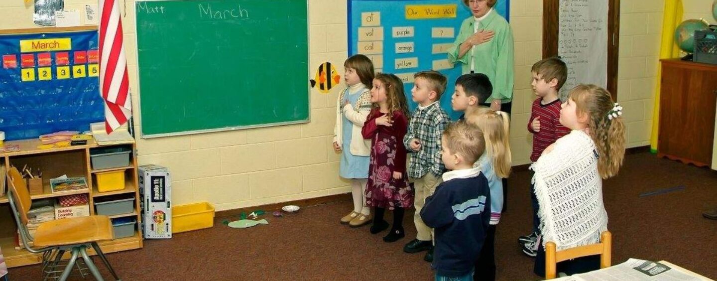 La Cour suprême se saisit d'une affaire qui pourrait exclure les familles LGBTQ+ de l'école maternelle