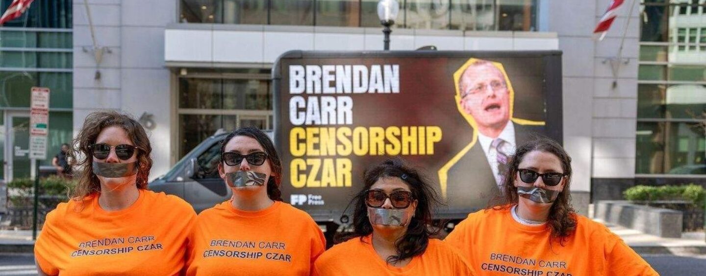 La FCC de Trump cible les contenus télévisés LGBTQ+. GLAAD sonne l'alarme