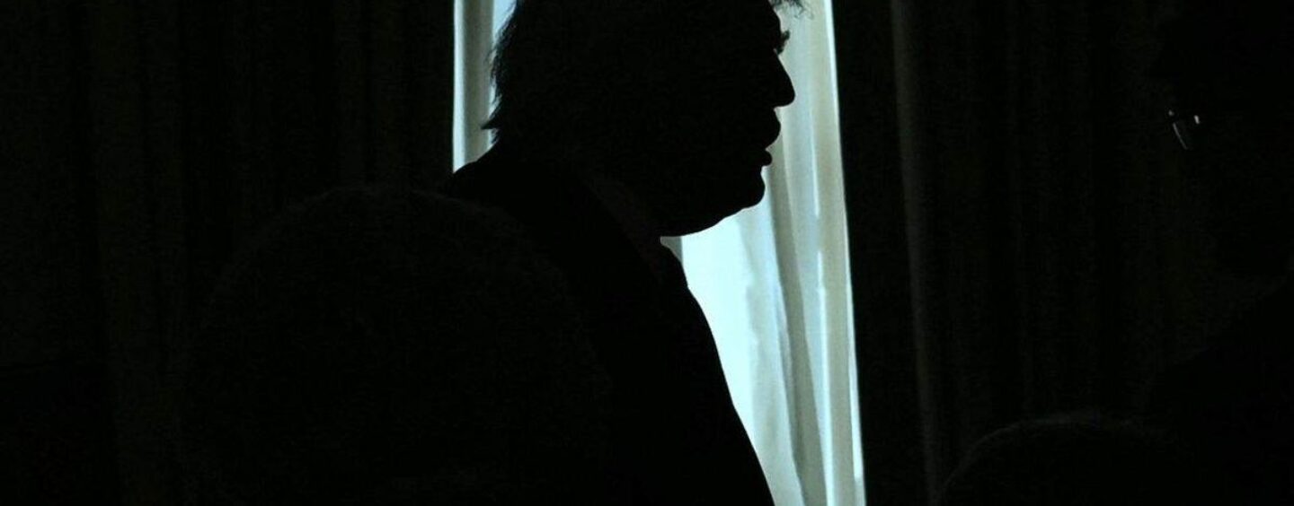 Avoir Trump au dîner des correspondants de la Maison Blanche n’est pas une offre de paix. C'est une contradiction