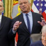 RFK Jr. ne sait pas faire de mathématiques, dit un ancien scientifique du CDC, et Pete Hegseth devrait s'en tenir aux pompes