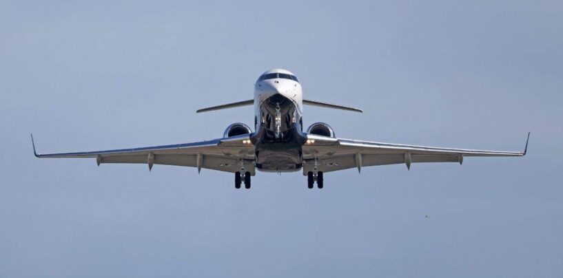 Le FBI envoie un avion à Cuba pour empêcher un enfant trans d'accéder à des soins d'affirmation de genre