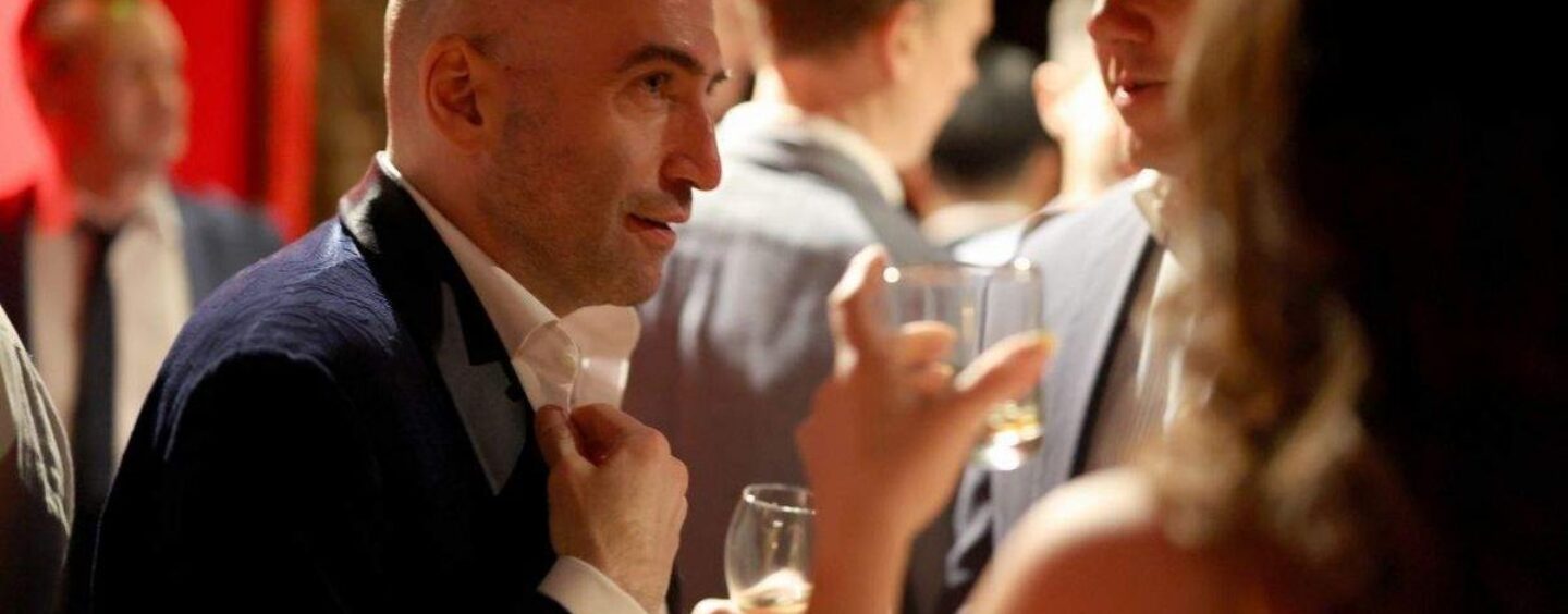 Pourquoi Grindr se rapproche-t-il du Washington de Trump ?