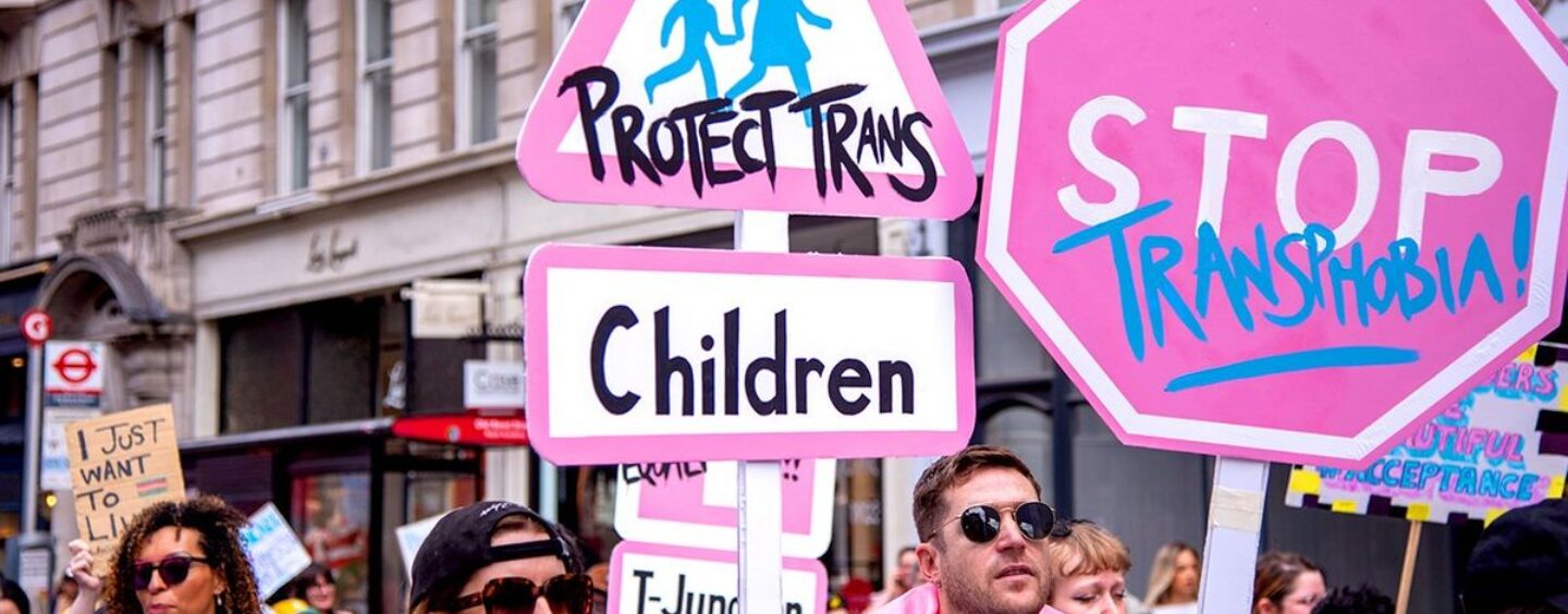 Des chercheurs de Virginie réfutent l'affirmation selon laquelle la plupart des enfants trans « en sortent »