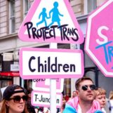 Des chercheurs de Virginie réfutent l'affirmation selon laquelle la plupart des enfants trans « en sortent »