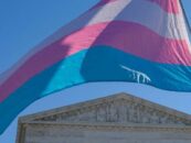 La Cour suprême rejette la tentative de punir une école pour avoir respecté l'identité d'un élève trans