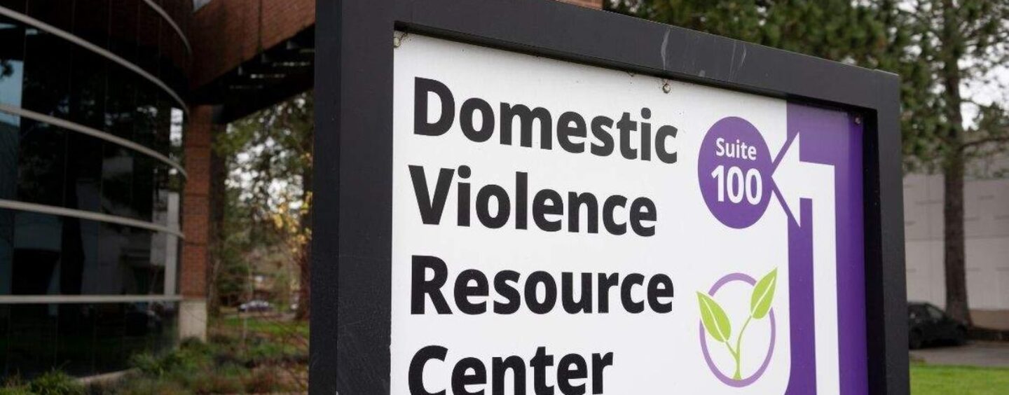 Trump cible les endroits où les personnes transgenres peuvent être hébergées en cas d'urgence