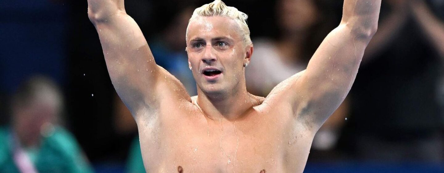 L'olympien Nicolò Martinenghi porte un Speedo serré lors d'une campagne détrempée