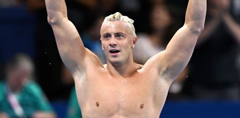 L'olympien Nicolò Martinenghi porte un Speedo serré lors d'une campagne détrempée