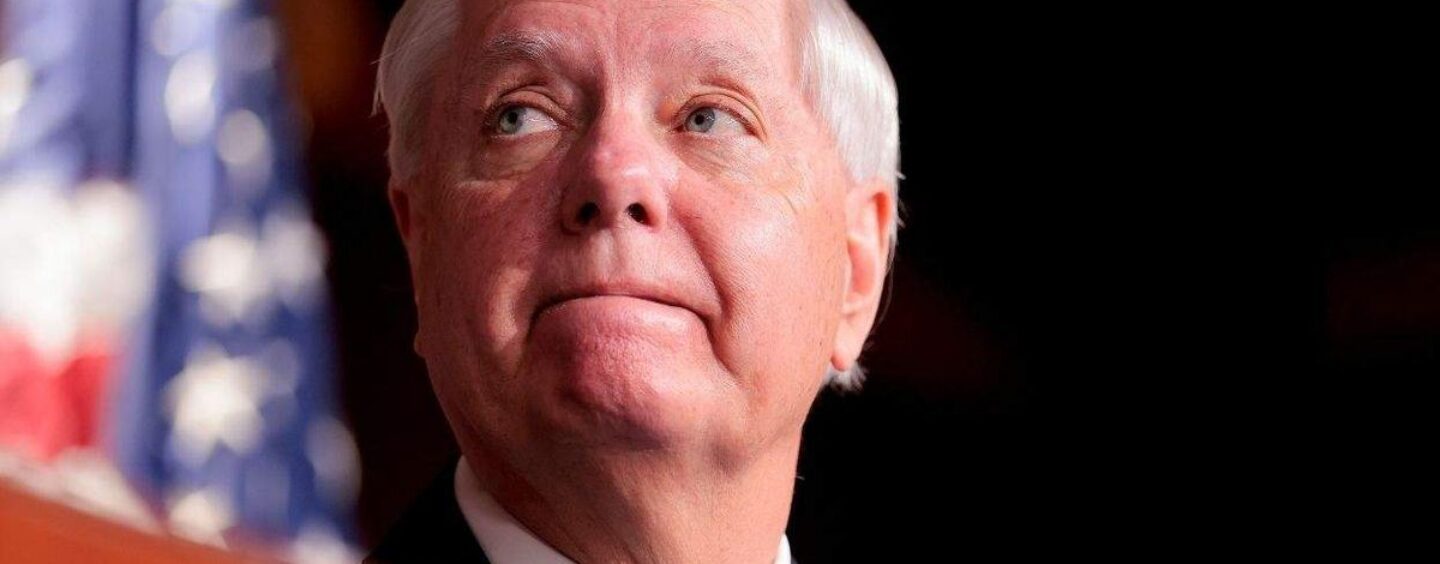 Pourquoi cette fixation inappropriée de Lindsey Graham sur la salle de bal amoureuse de Trump ?