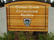 Un juge fédéral déclare que l'Oregon doit héberger les détenus trans en fonction de leur identité de genre, et non en fonction de la politique de Trump