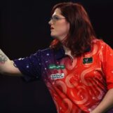 Une joueuse de fléchettes trans s'engage à lutter contre l'interdiction des épreuves féminines : « Je n'ai pas fini avec ce jeu »