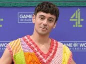 Tom Daley déboucle son pantalon dans un nouveau magazine torse nu