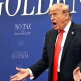 Trump effectue « le tissage » et attaque les personnes trans dans une communauté de retraite en Floride