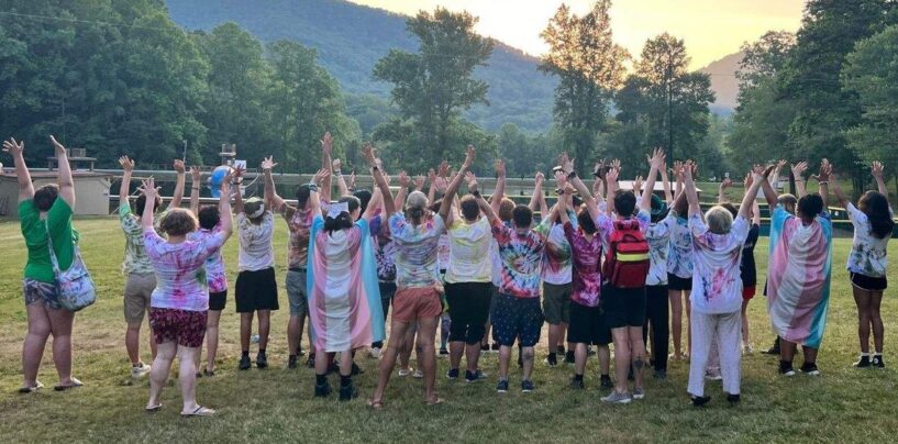 Dans un camp d'été caché où les jeunes trans du Sud s'épanouissent