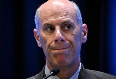 Un juge fédéral bloque les enquêtes de la FTC sur les groupes de médecine trans, citant « de nombreuses preuves d'animosité »