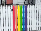 Une ville de Floride a infligé une amende à un couple de lesbiennes pour une clôture arc-en-ciel. Maintenant, ils poursuivent