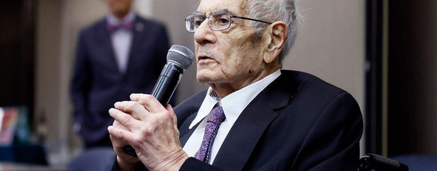Le dernier entretien de Barney Frank depuis l'hospice a été douloureux. Ses commentaires sur les personnes trans ont aggravé la situation