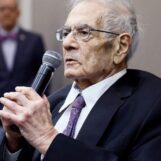 Le dernier entretien de Barney Frank depuis l'hospice a été douloureux. Ses commentaires sur les personnes trans ont aggravé la situation