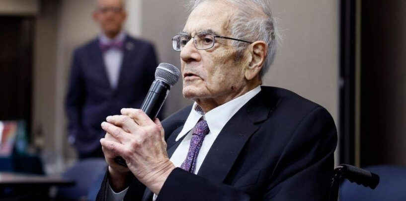 Le dernier entretien de Barney Frank depuis l'hospice a été douloureux. Ses commentaires sur les personnes trans ont aggravé la situation