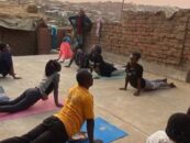 Comment une communauté de yoga dirigée par les queers aide les réfugiés à guérir et à se reconstruire