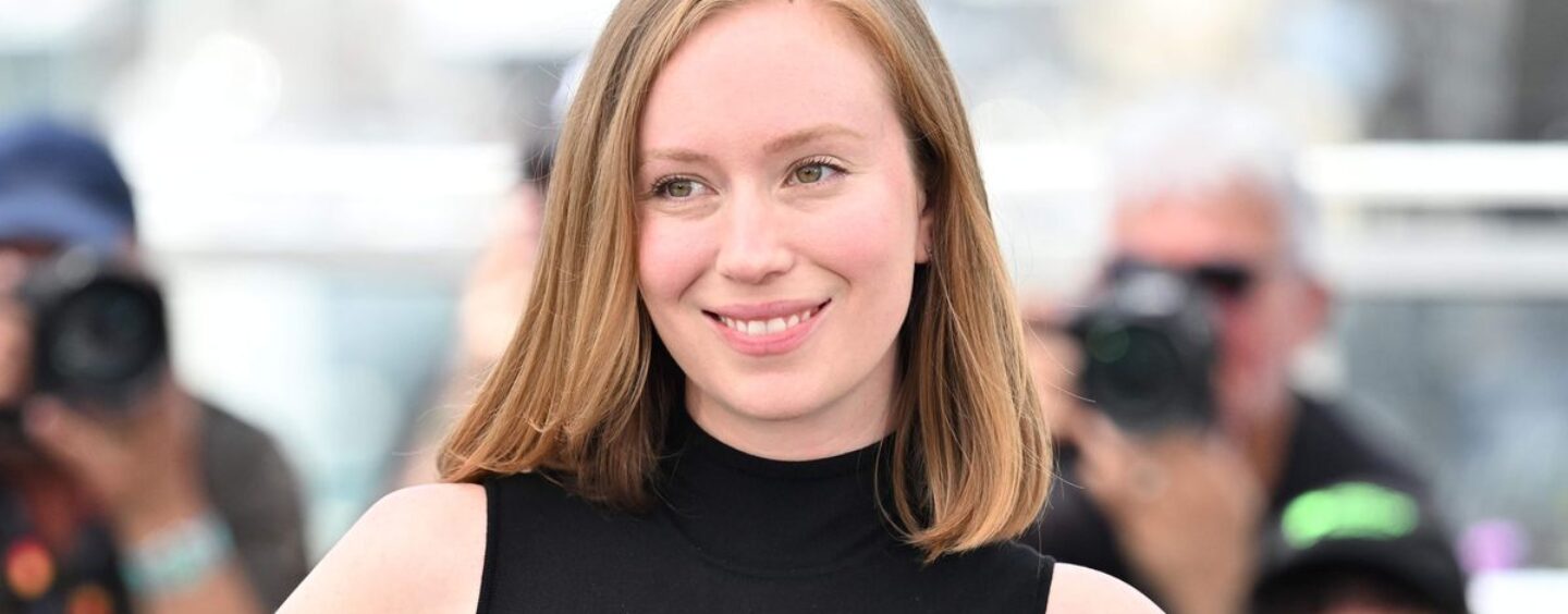 Hannah Einbinder dit que son nouveau film slasher est une « ode au sexe trans saphique »