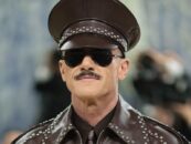 Luke Evans se déshabille jusqu'à ses sous-vêtements sur de nouvelles photos BTS du Met Gala