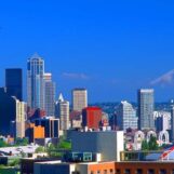 Les Américains transgenres fuient les États rouges hostiles. Seattle se dit débordée