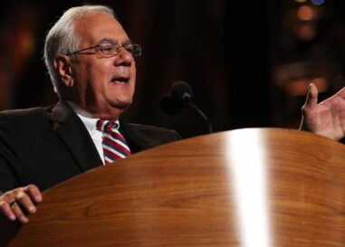 Barney Frank, ancien membre du Congrès gay pionnier, est décédé à 86 ans