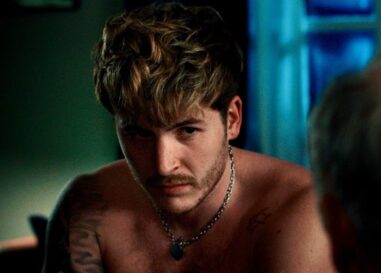 Le camboy gay dans le tabou Blue Film a été inspiré par les stars adultes préférées du réalisateur