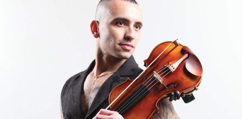 Marcos Aycox, alias The Tatted Violinist, a trouvé une vie queer meilleure grâce à la musique